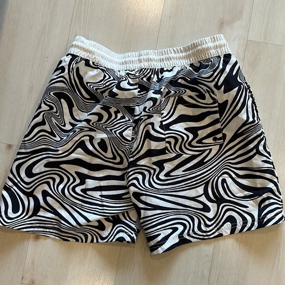 New Board Shorts Swim Trunks - Picture 2 of 2